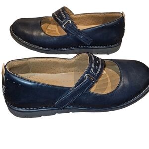 Clarks Unstructured Black Loafers with Velcro Closure Size 8 1/2 m
